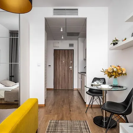 Prymasa Tysiaclecia 83A Free Garage By Perfect Apart Варшава Екстер'єр фото